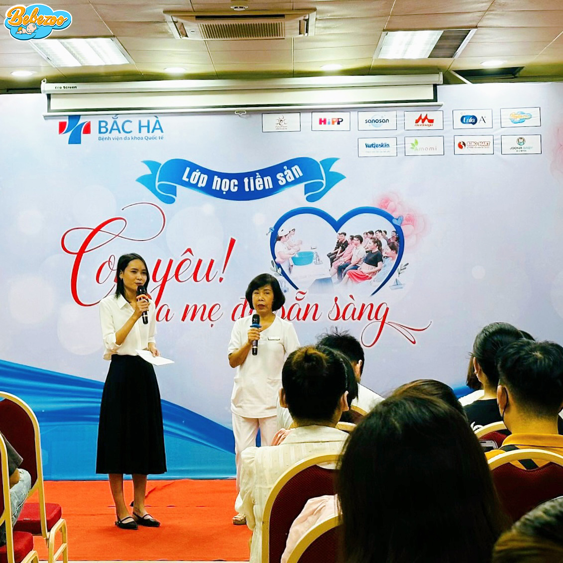 Những Mẹ Bầu Đầu Tiên Đã Bước Vào Sảnh Check-in